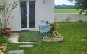 Dependance Avec Place De Parking